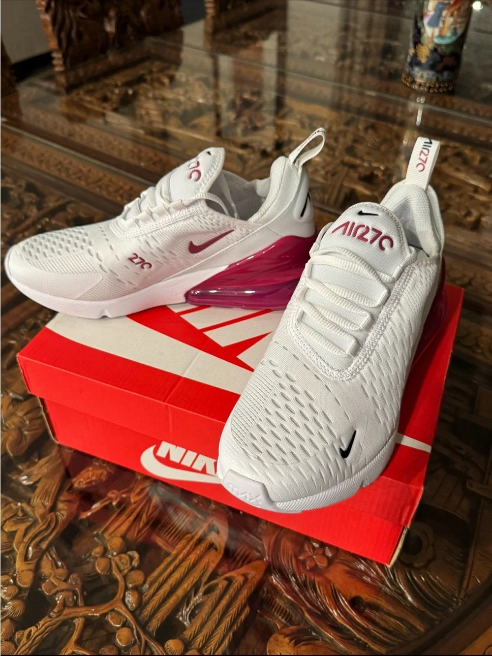 Brand new Nike Air Max 270 White shoes Sneakers size 5.5Y youth or 7 womens - Picture 1 of 3